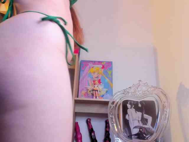 Mia_Moralez webcam