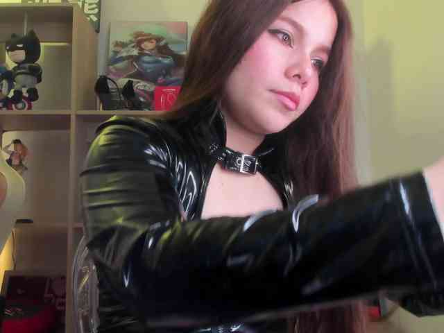 Mia_Moralez webcam