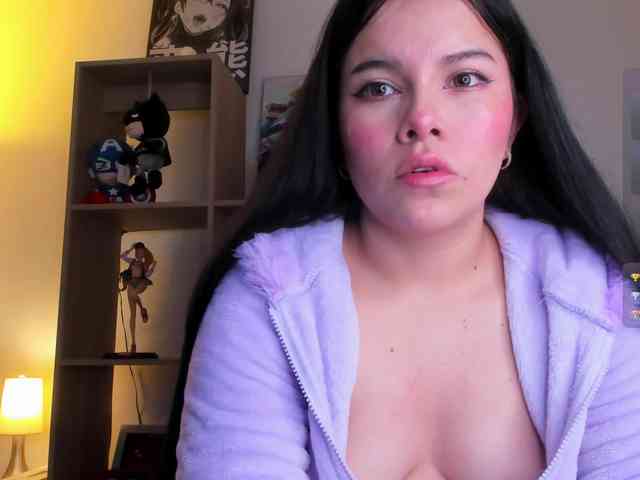 Mia_Moralez webcam
