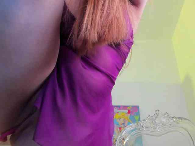 Mia_Moralez webcam