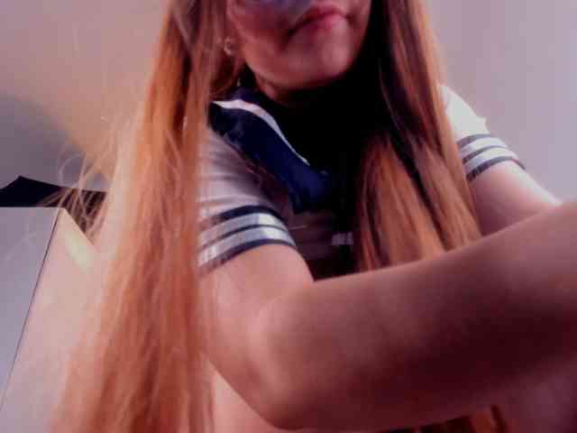 Mia_Moralez
