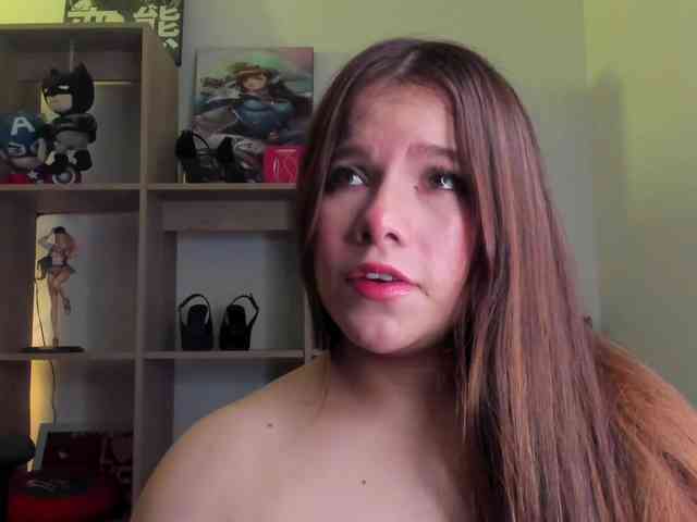 Mia_Moralez