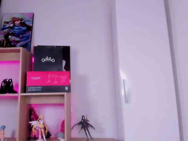 Mia_Moralez webcam