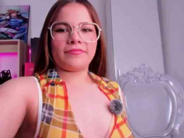 Model: mia_moralez