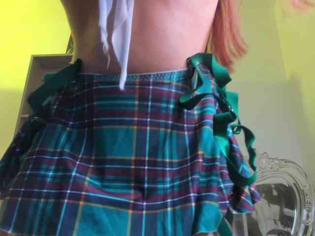 Mia_Moralez webcam