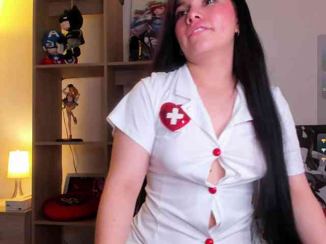 Mia_Moralez webcam