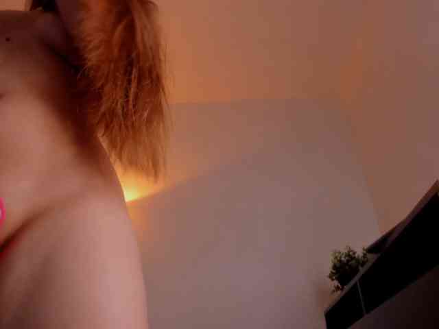 Mia_Moralez