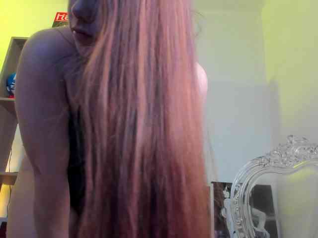 Model: mia_moralez