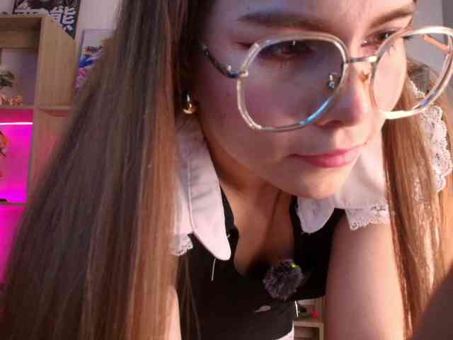 MIA-MORALEZ - Girl 