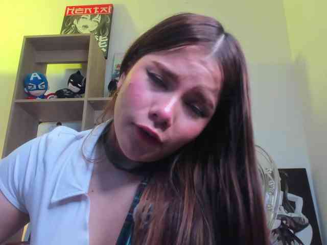 Mia_Moralez webcam