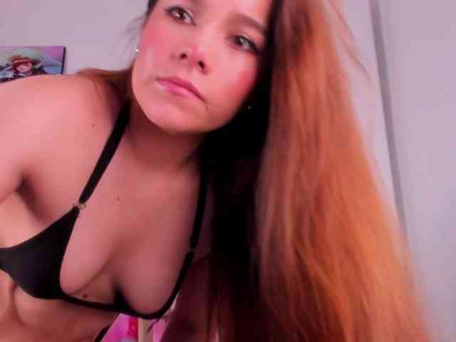 Modèle: mia_moralez