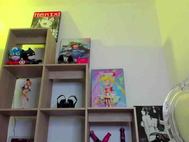 Mia_Moralez webcam