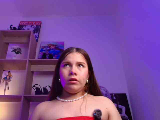 Mia_Moralez webcam