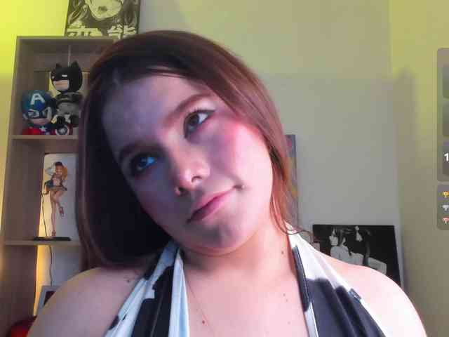 Mia_Moralez webcam