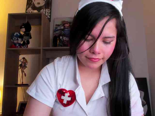 Mia_Moralez webcam