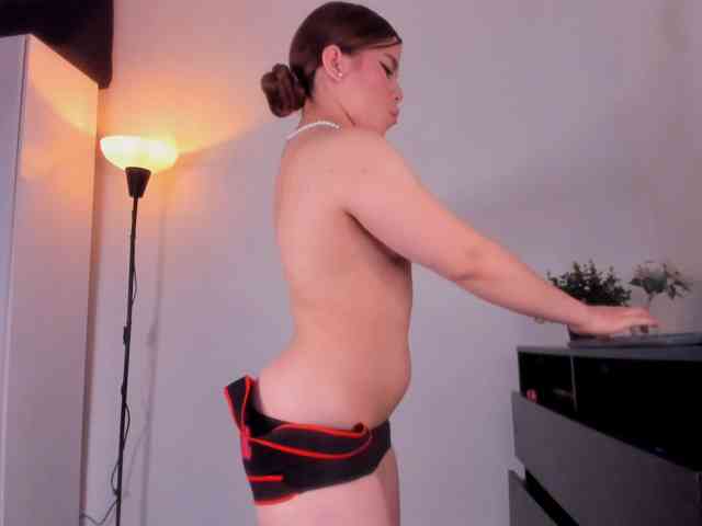 Model: mia_moralez