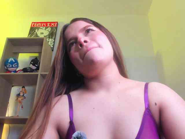 Mia_Moralez webcam
