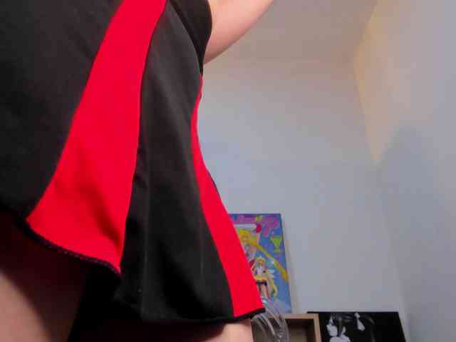 Mia_Moralez webcam
