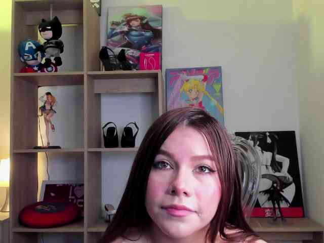 Mia_Moralez webcam