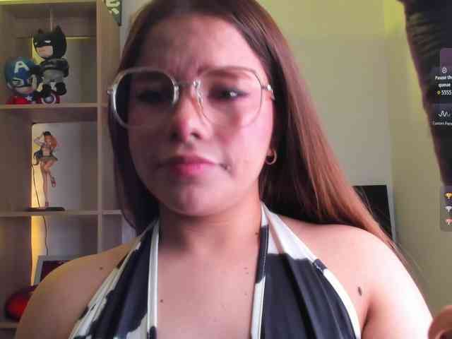 Mia_Moralez webcam