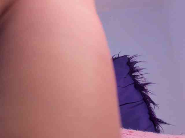 Mia_Moralez