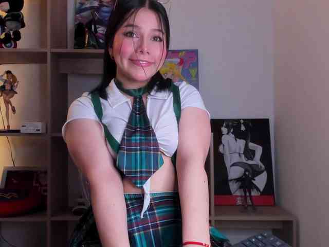 Mia_Moralez webcam