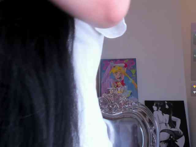 Mia_Moralez webcam