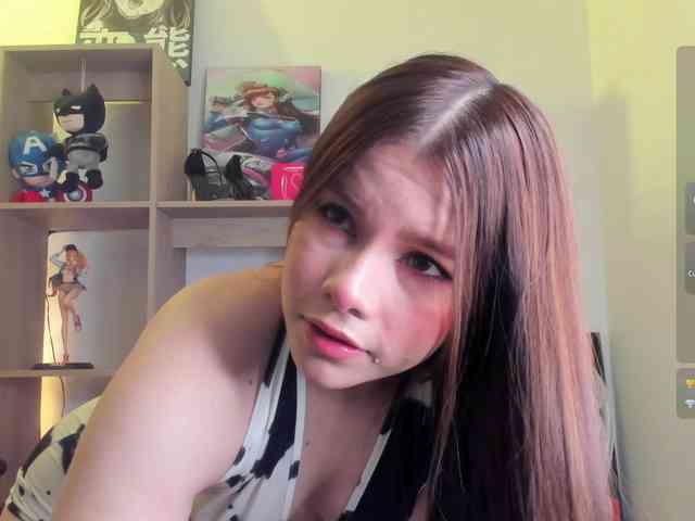 Mia_Moralez webcam