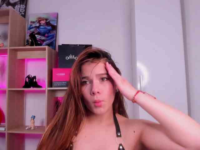Mia_Moralez webcam