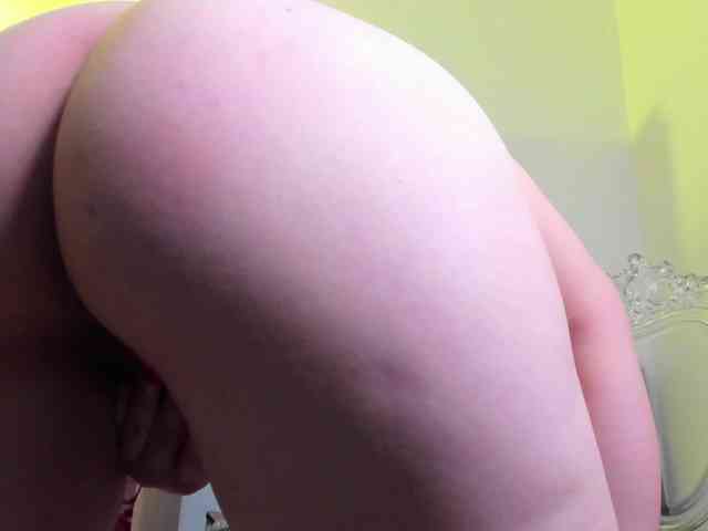 Mia_Moralez webcam