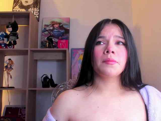 Mia_Moralez webcam