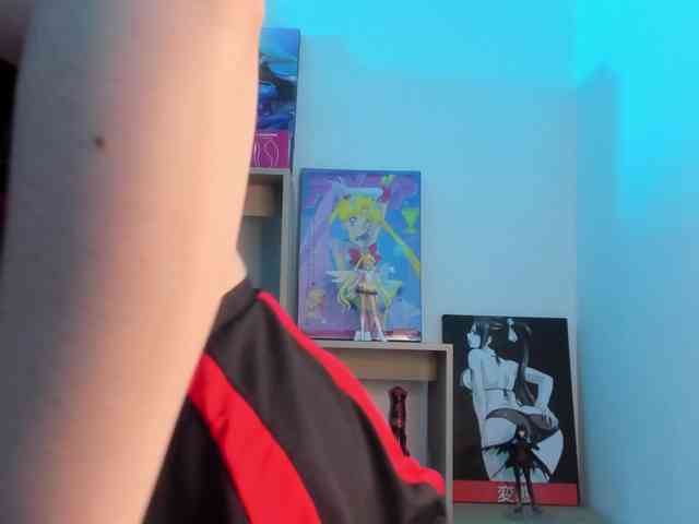 Mia_Moralez webcam