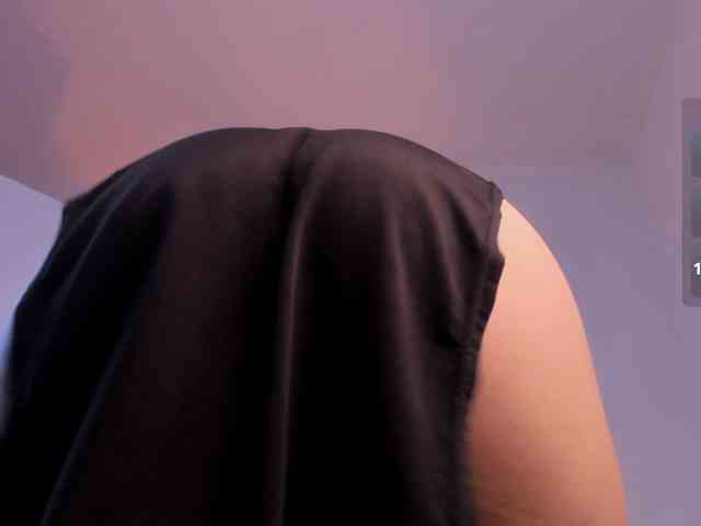 Mia_Moralez