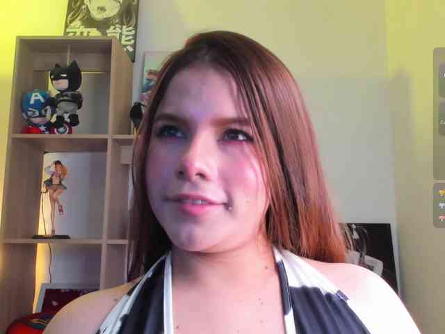 Mia_Moralez webcam