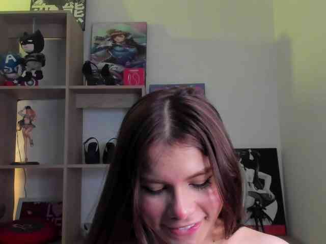Mia_Moralez webcam