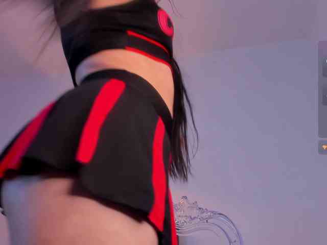 Mia_Moralez webcam
