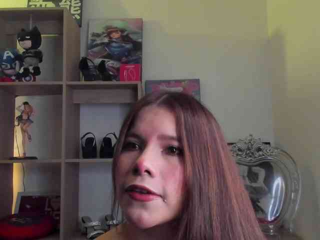 Mia_Moralez
