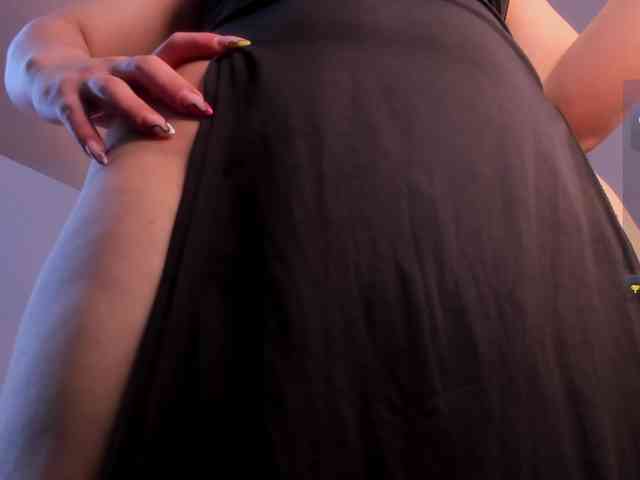 Mia_Moralez webcam