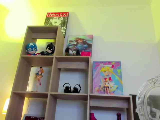 Mia_Moralez webcam