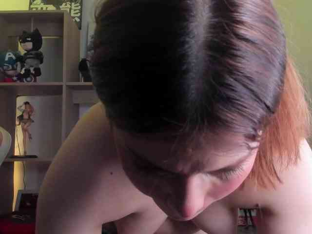 Mia_Moralez webcam