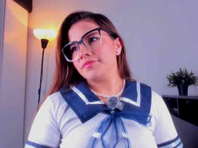 Mia_Moralez