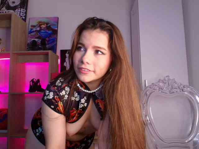 Model: mia_moralez