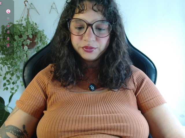 myamillor live cam on BongaCams