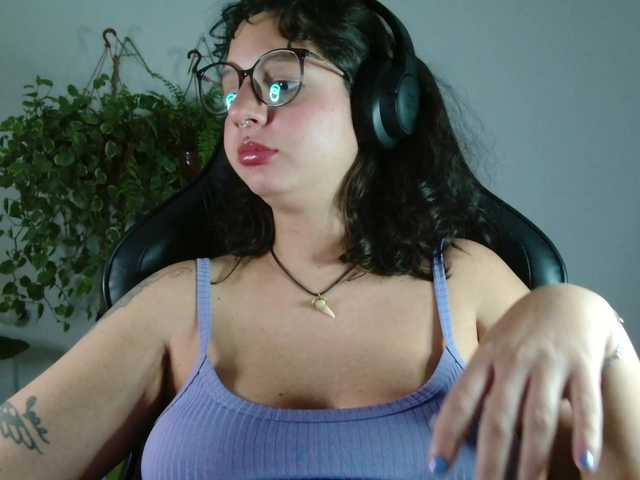 myamillor live cam on BongaCams