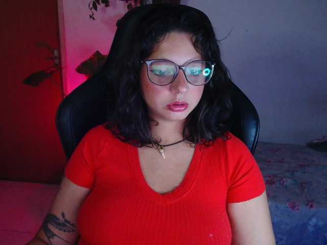 myamillor live cam on BongaCams