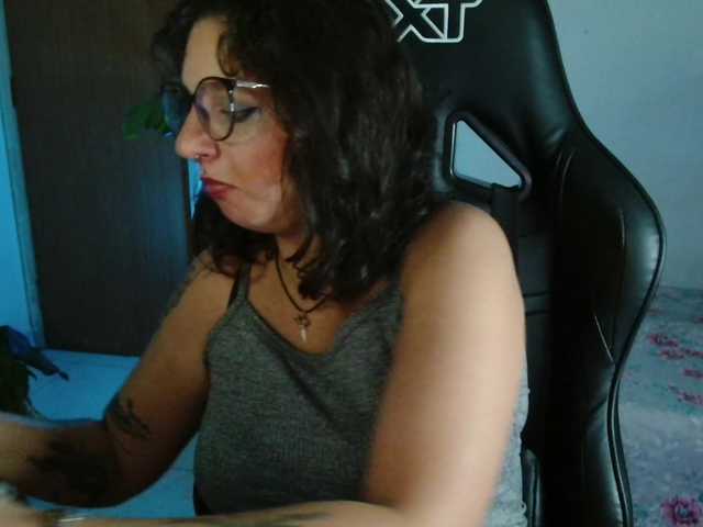 myamillor live cam on BongaCams