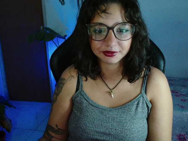 myamillor live cam on BongaCams