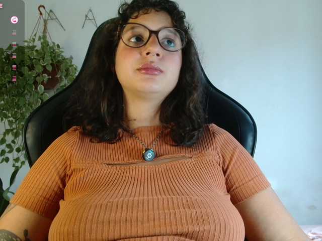myamillor live cam on BongaCams