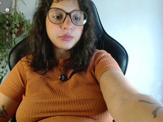myamillor live cam on BongaCams
