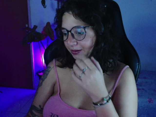 myamillor live cam on BongaCams